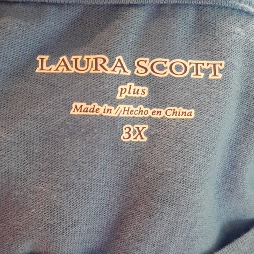 Laura Scott Blue Provence Lace Front Tee - Picture 10 of 10